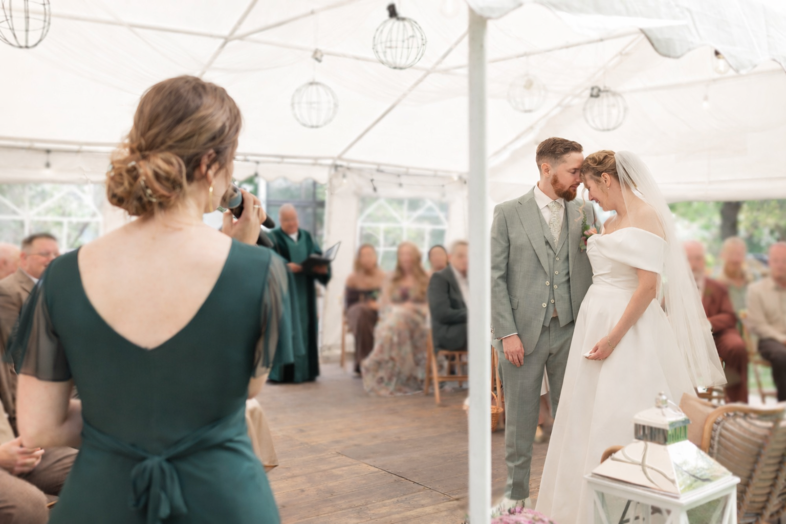 Huwelijks zangeres Rachelle Adriënne bij bruiloft Huis van de Kikker in Krimpen aan de Lek